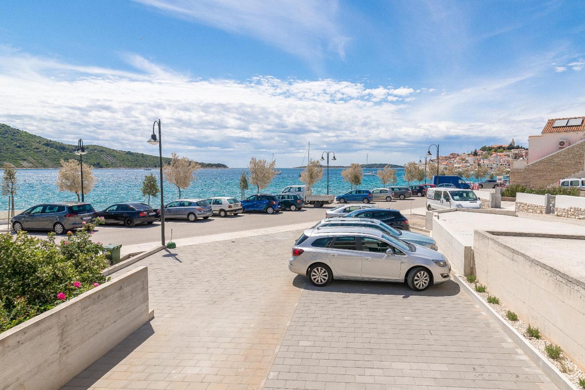 Beachfront Apartments Villa Sisa Primošten Buitenkant foto