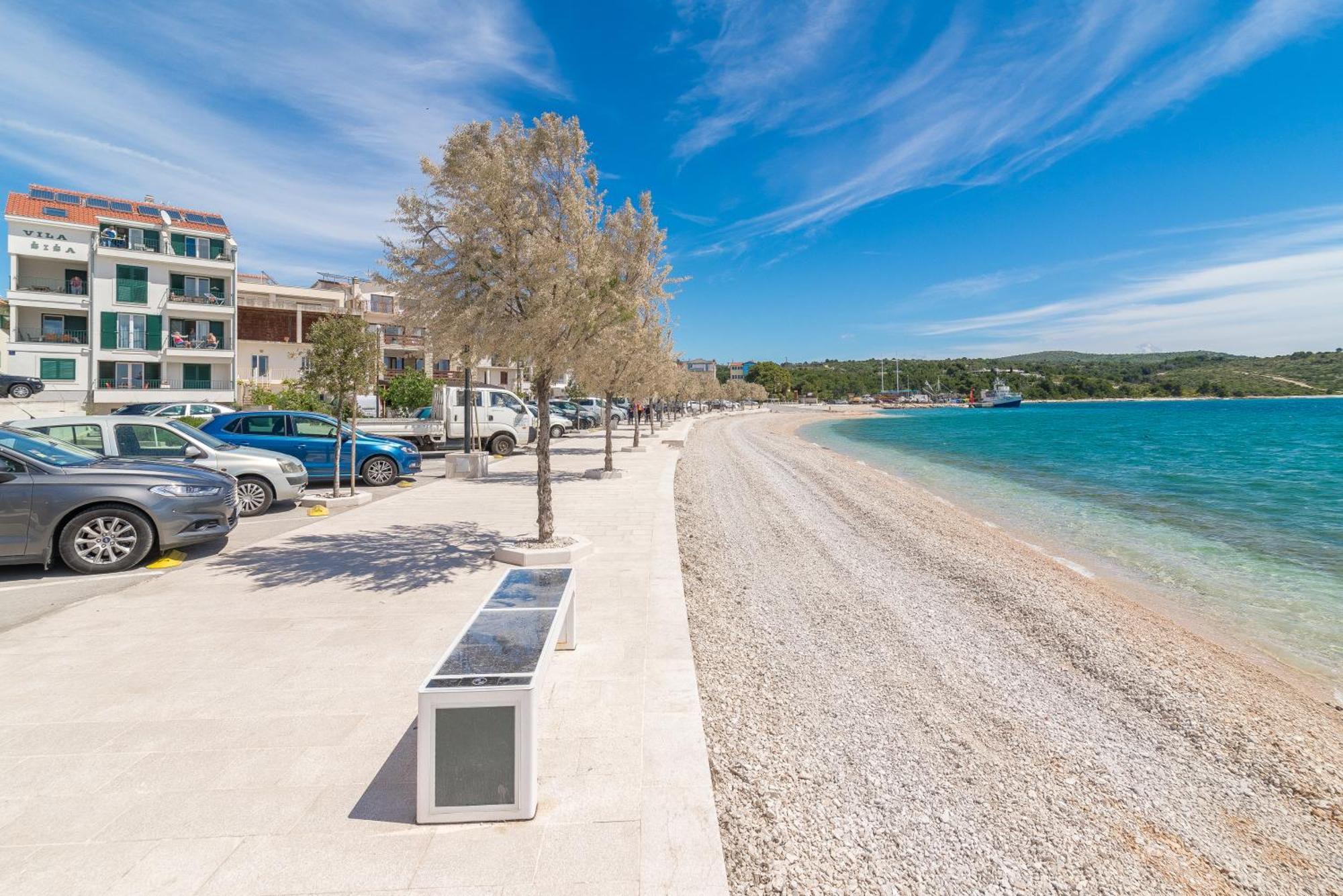 Beachfront Apartments Villa Sisa Primošten Buitenkant foto