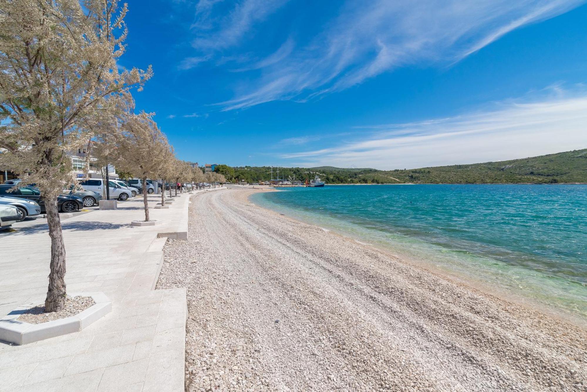 Beachfront Apartments Villa Sisa Primošten Buitenkant foto