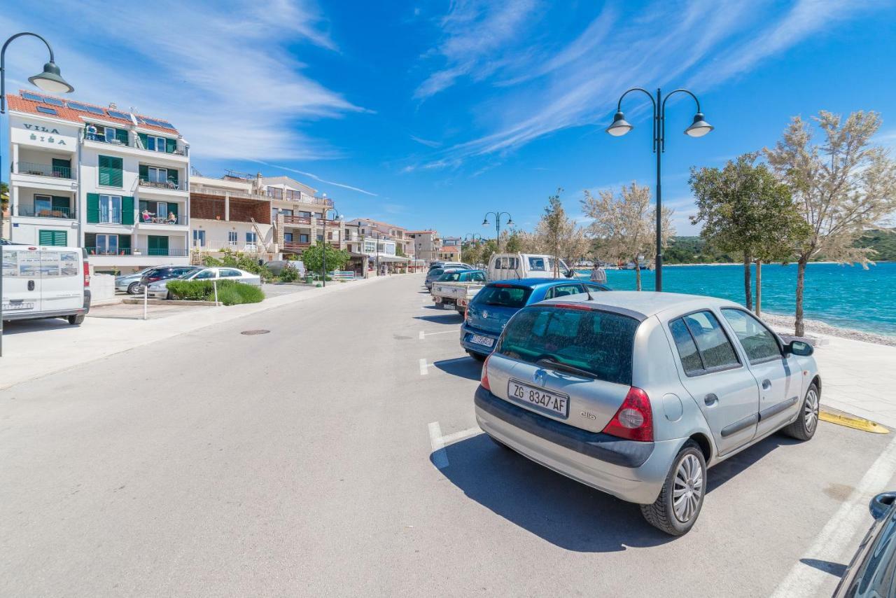 Beachfront Apartments Villa Sisa Primošten Buitenkant foto